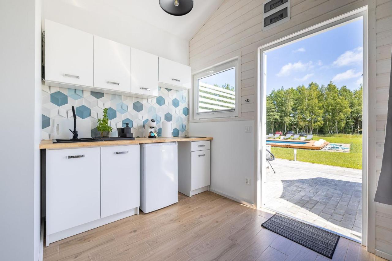Lumi Resort Domki Letniskowe Z Podgrzewanym Basenem เรวัล ภายนอก รูปภาพ