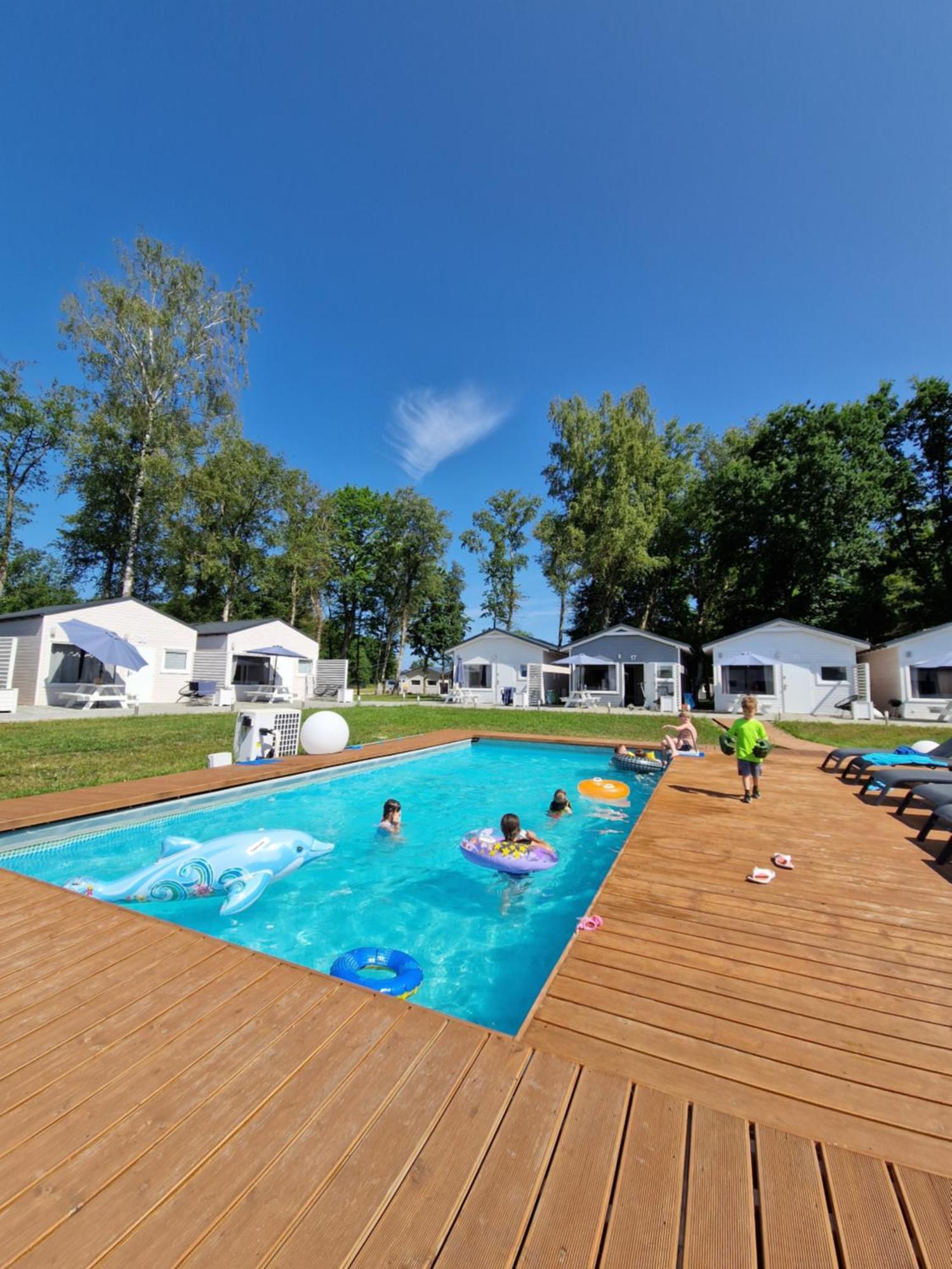 Lumi Resort Domki Letniskowe Z Podgrzewanym Basenem เรวัล ภายนอก รูปภาพ