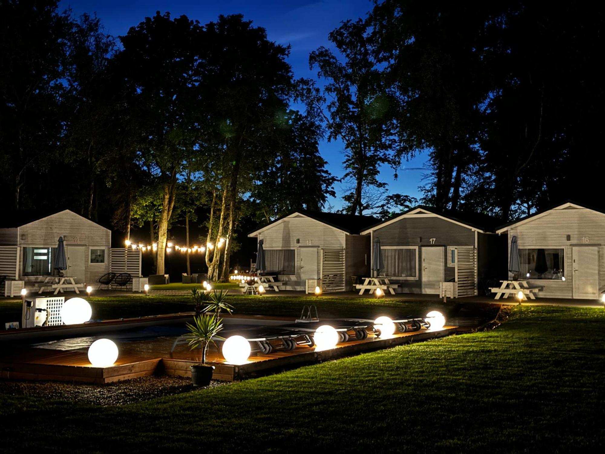Lumi Resort Domki Letniskowe Z Podgrzewanym Basenem เรวัล ภายนอก รูปภาพ